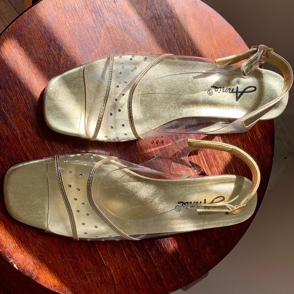 Vintage Clear & Gold PVC Lucite Block Heel Sandals - Picture 3 of 8